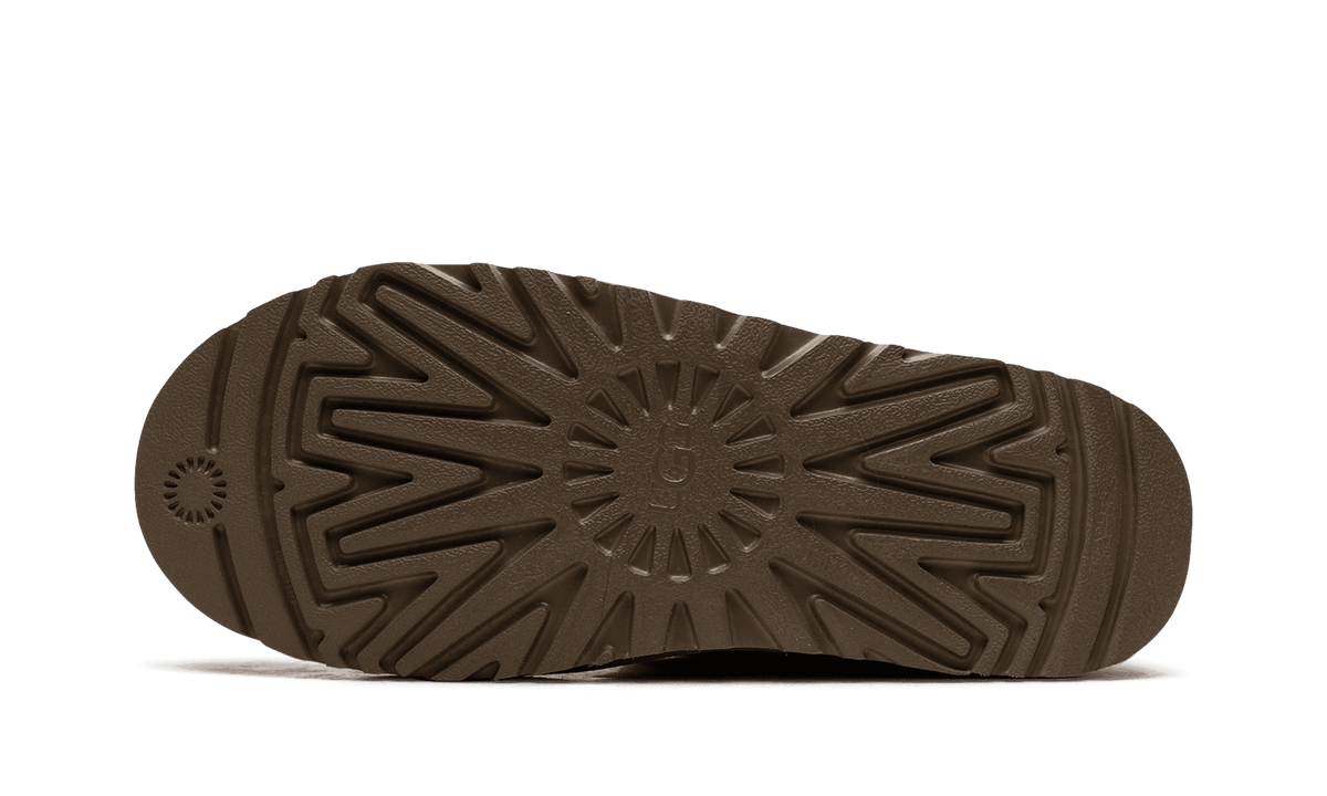 UGG WOMENS NEUMEL Womens "Chestnut" 1094269 CHE 1094269 CHE from Stadium Goods