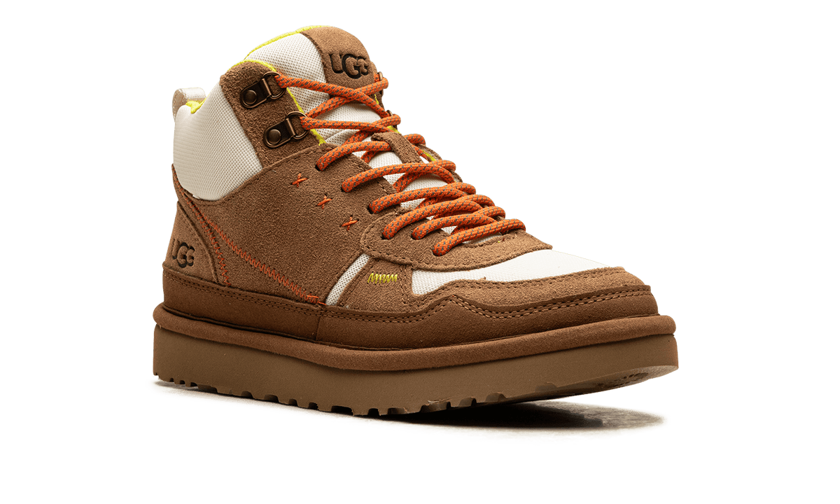 UGG WOMENS Highland Hi Heritage Womens "Chestnut" 1112281 CHE 1112281 CHE from Stadium Goods