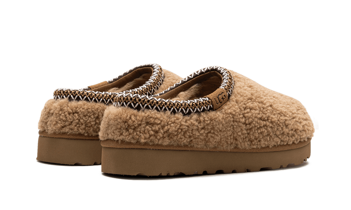 UGG WOMENS Tasman Maxi Curly Slipper Womens "Chestnut" 1158356 CHE 1158356 CHE from Stadium Goods