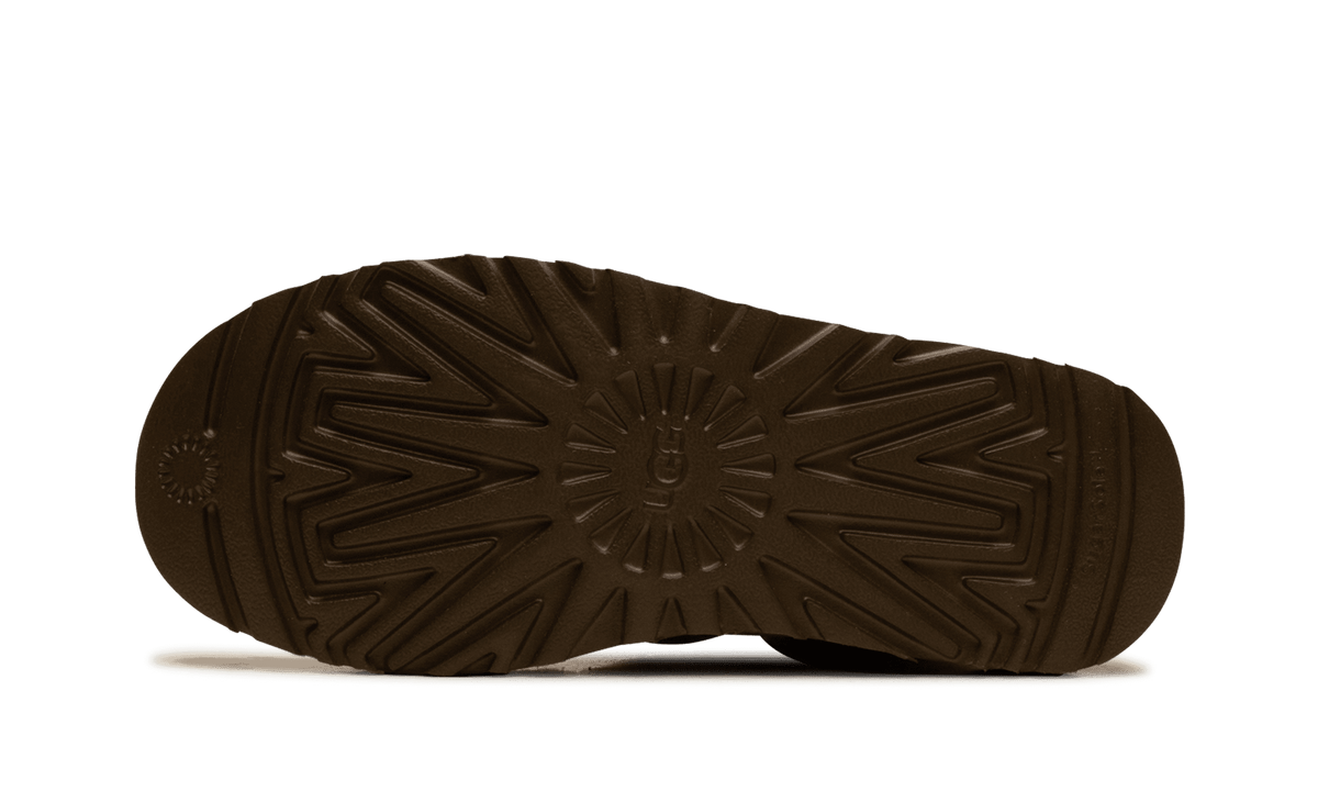 UGG MENS Highland Hi Heritage Trainer "Chestnut Suede" 1144054 CTSD 1144054 CTSD from Stadium Goods